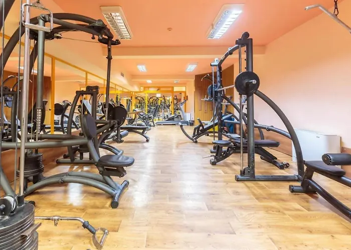 юг Πανσιόν 4*